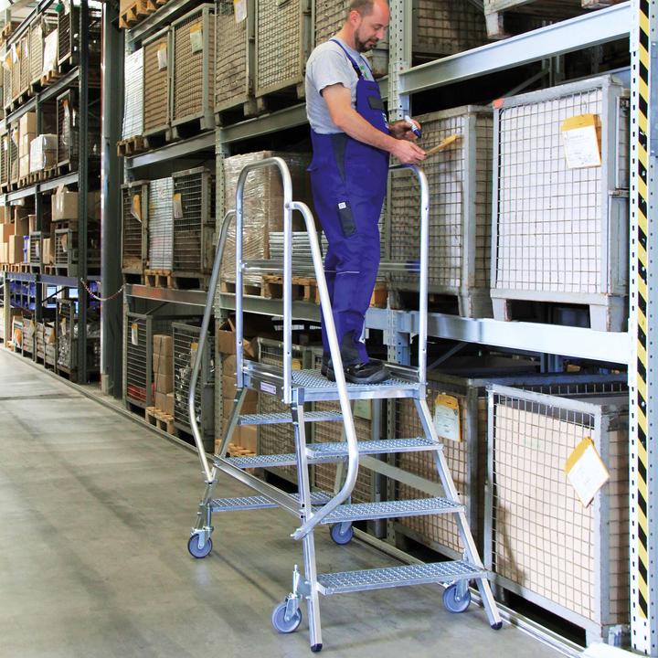 Produktbild Munk Podesttreppe beidseitig begehbar mit Federrollen Aluminium geriffelt 4 Stufen (Plattformleiter, 179 cm)
