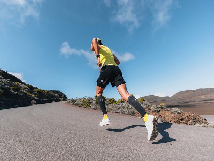 Actual product image Compressport Pro Racing Singlet M (S)