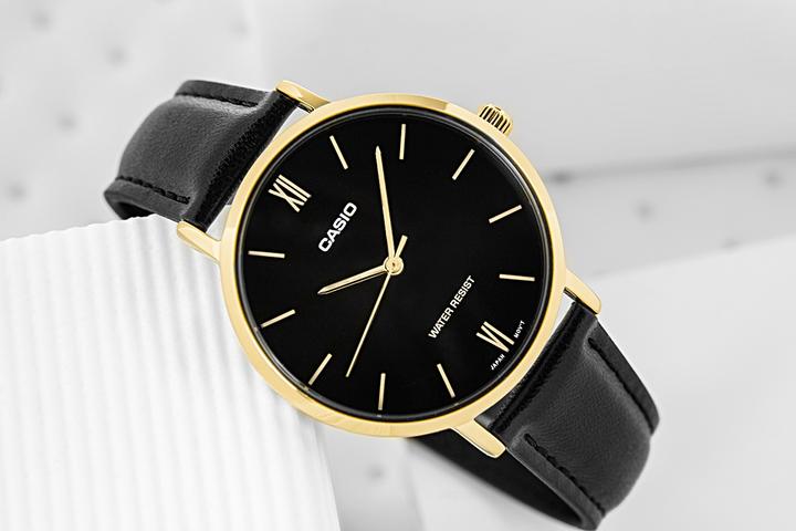 Produktbild G-Shock Damenuhr Casio (Ø 34 mm) (34 mm)