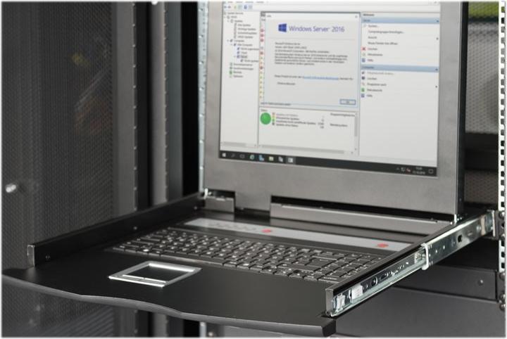 Produktbild Digitus Modulare Konsole mit 17" TFT (43,2cm), 8-Port KVM & Touchpad, UK-Tastatur