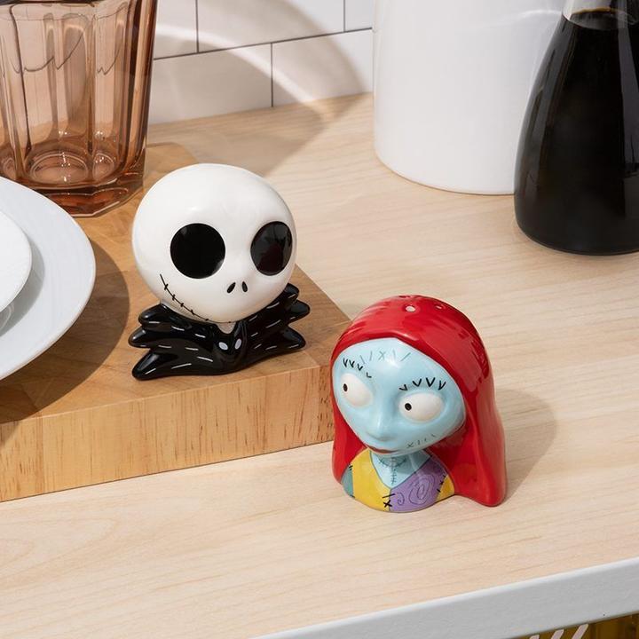 Actual product image Paladone Products Disney - L'Étrange Noël de monsieur Jack - Salière et poivrière en céramique Jack et Sally (Pepper, Salt)