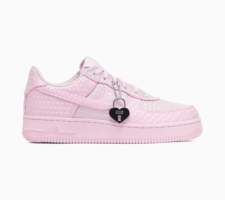 Image du produit Nike Air Force 1 '07 Low SE W Valentine's Day (43)