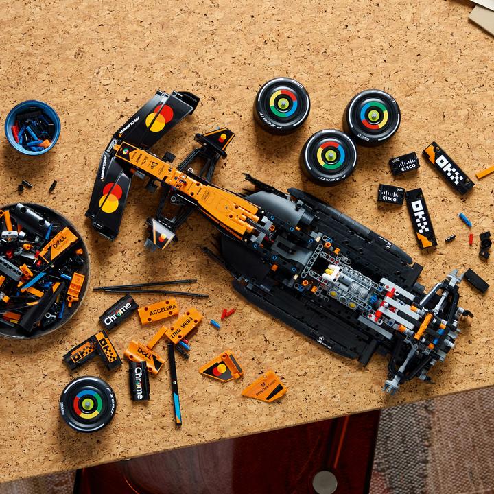 Actual product image LEGO McLaren MCL39 F1 racing car (LEGO Technic)