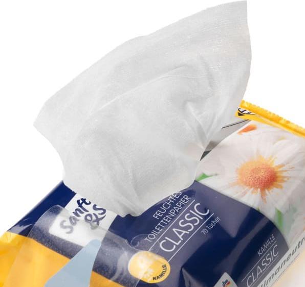 Actual product image dm Sanft&Sicher Moist toilet paper (1 x)