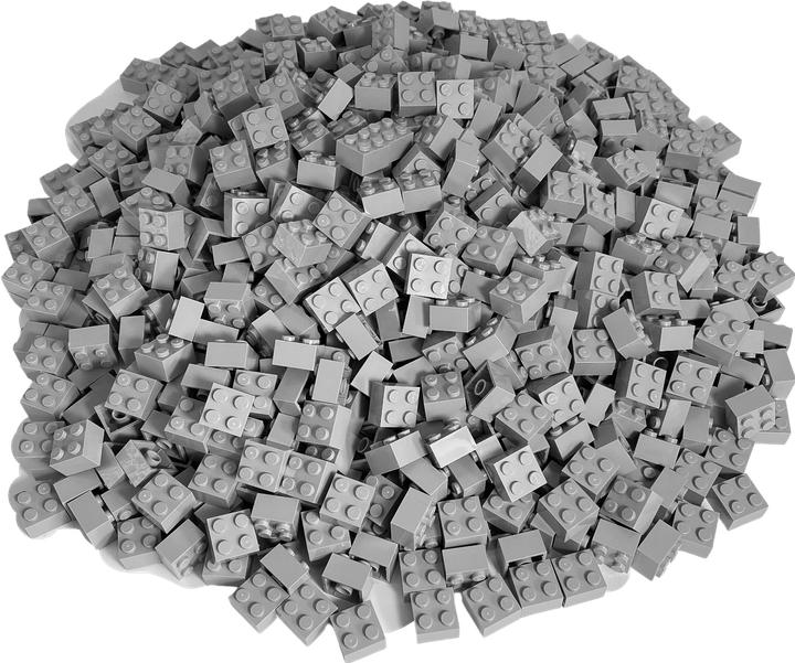 Actual product image LEGO 2x2 Bricks Light grey - 100 pieces - Light bluish grey bricks 3003 (3003, LEGO Accessories)