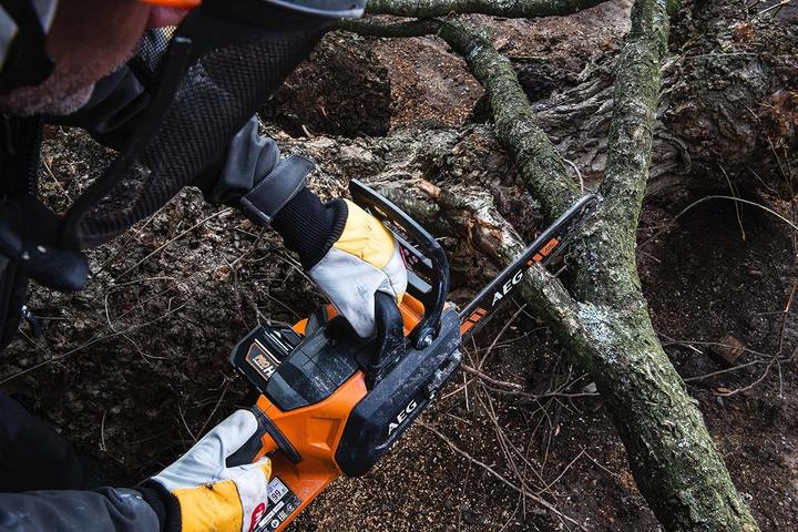 Image du produit AEG Tronçonneuse à chaîne sans fil ACS18B30 18V version solo avec chaîne dans un carton (Tronçonneuse à batterie)