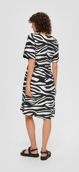 Produktbild S.Oliver Kleid Kleid mit Rundhalsausschnitt (38)
