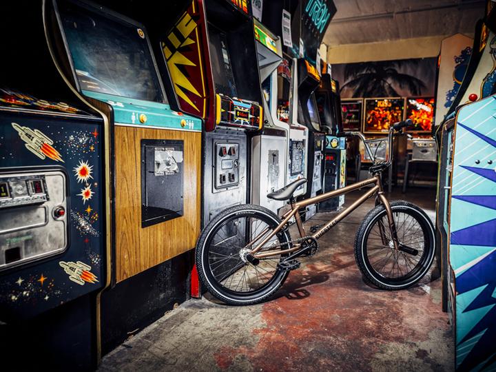 Actual product image KHE Bikes Evo (20.75")