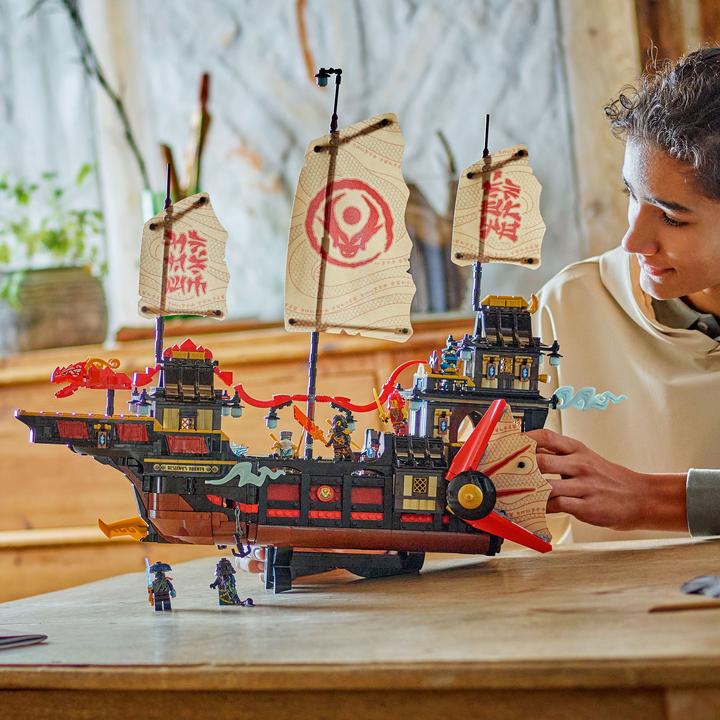 Actual product image LEGO The temple glider (LEGO Ninjago)