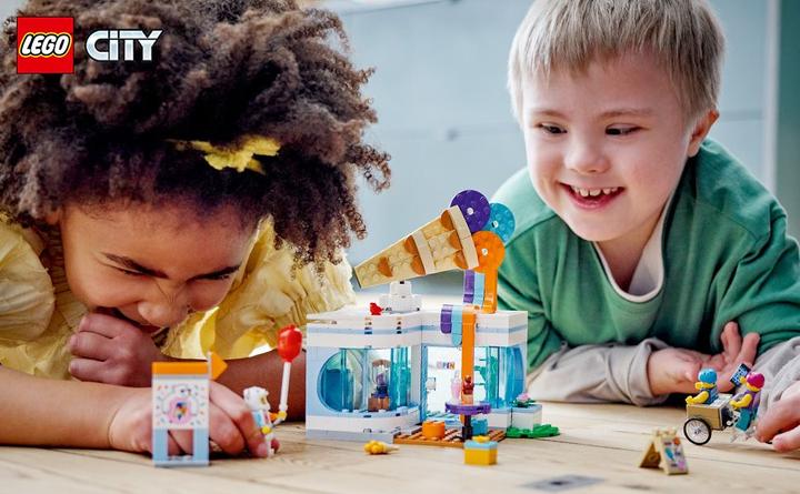 Actual product image LEGO Ice cream parlour (60363, LEGO City)