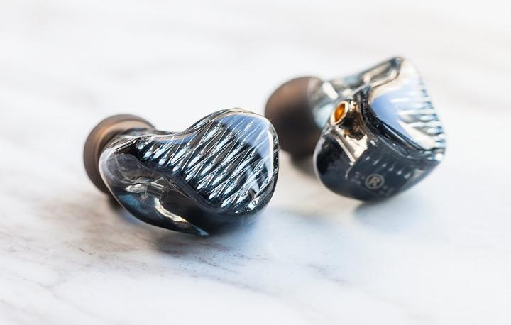 Produktbild FiiO FA7 (Kabelgebunden)
