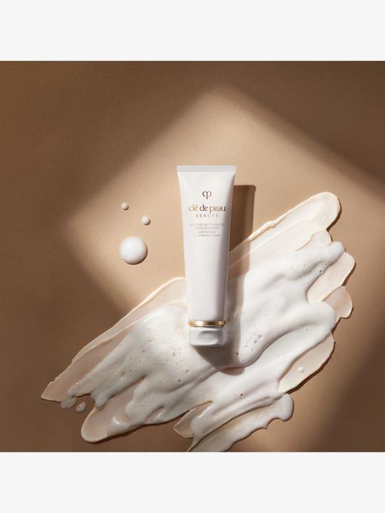 Produktbild Clé De Peau Softening Cleansing Foam (Reinigungsschaum, 125 ml)