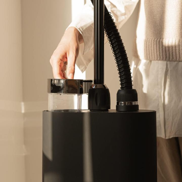 Image du produit SteamOne Défroisseur vapeur vertical Stilys Mic (2000 W, 42 g/min)