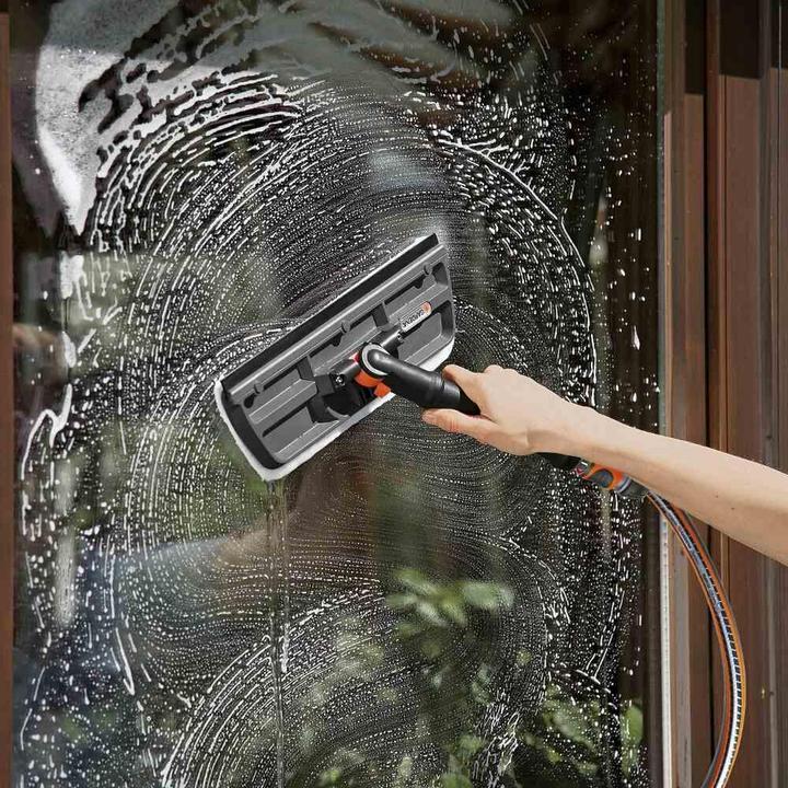 Actual product image Gardena Cleansystem window washer with puller