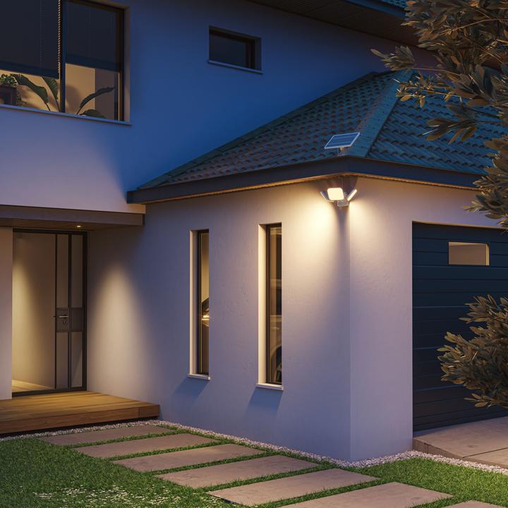 Actual product image Philips Outdoor Ultra-Efficient Solar Zyren (4000 lm, IP65)