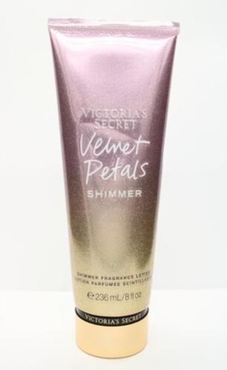 Produktbild Victoria's Secret Velvet Petals Shimmer Fragrance Body Lotion 8 fl oz (Körperlotion, 236 ml)