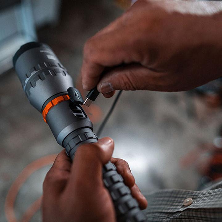 Actual product image Nebo DAVINCI 8000 LED-Taschenlampe (8000 lm)