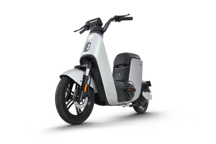 Yadea Scooter V7 (25 km/h, 400 W)