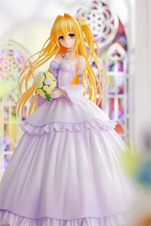 Actual product image Kadokawa To Love-Ru Darkness PVC Statue 1/7 Golden Darkness Wedding Dress Ver. 23 cm