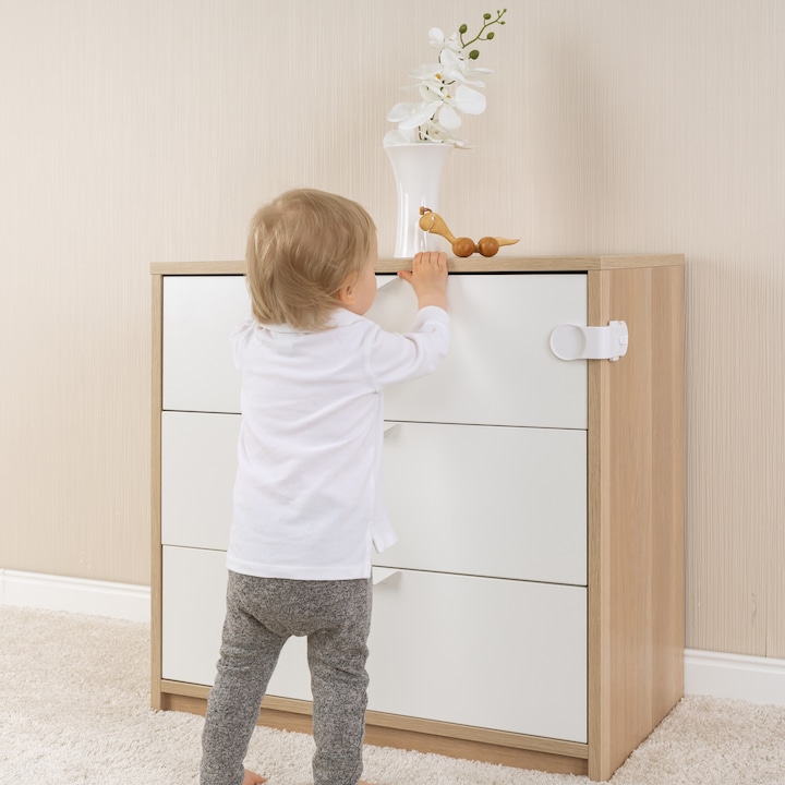 Actual product image Reer Drawer safety device