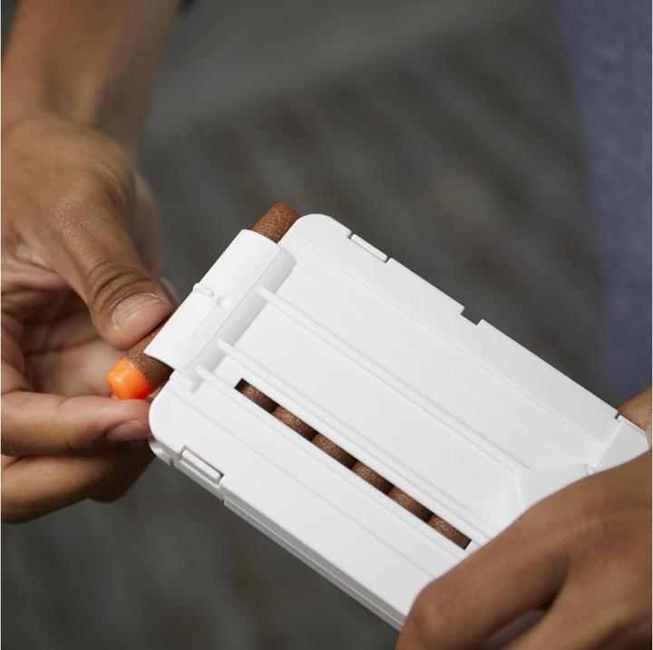 Produktbild Nerf Minecraft motorisierter Sabrewing Bogen feuert Darts