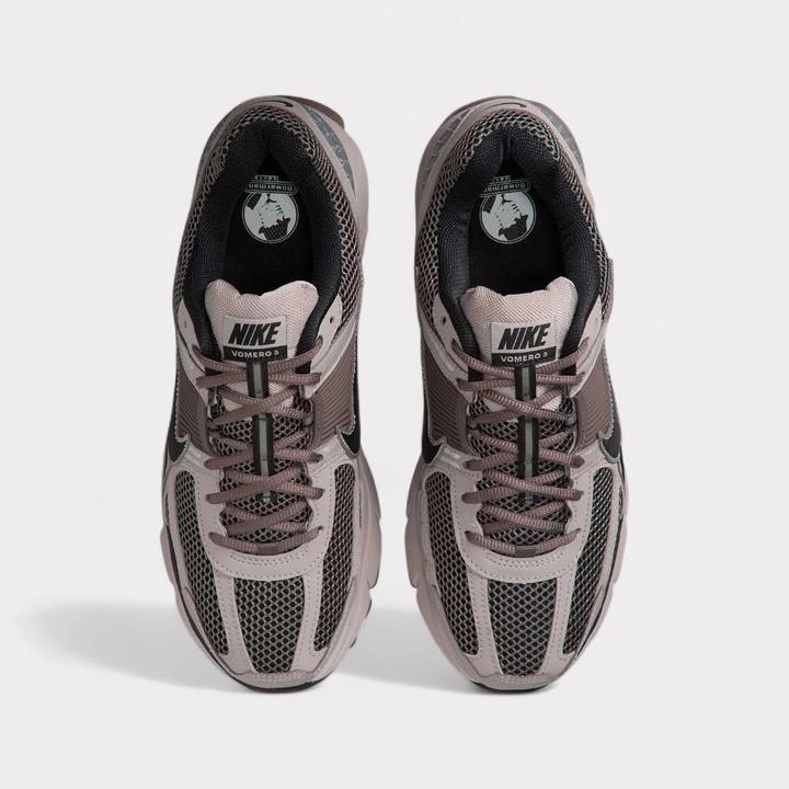 Immagine prodotto Nike Zoom Vomero 5 (40.5)