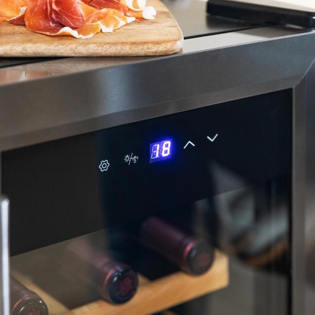 Actual product image Cecotec Vinoteca GrandSommelier 1550 Inox Compressor