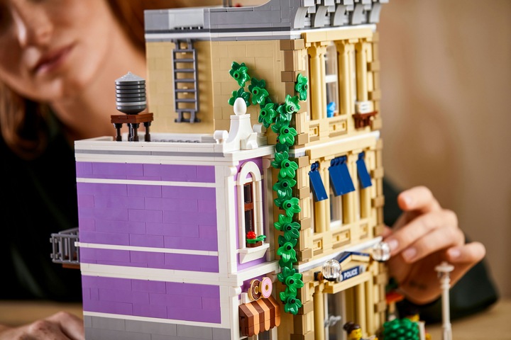 Image du produit LEGO Le Commissariat de police (10278, LEGO Creator Expert, LEGO difficiles à trouver)