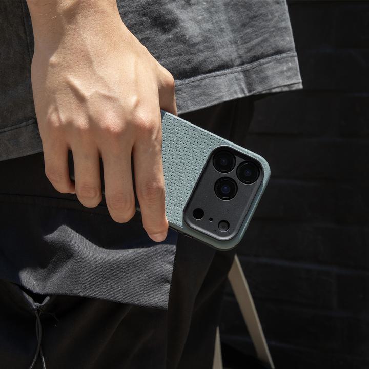 Actual product image Native Union Active Case (Apple iPhone 17 Pro)