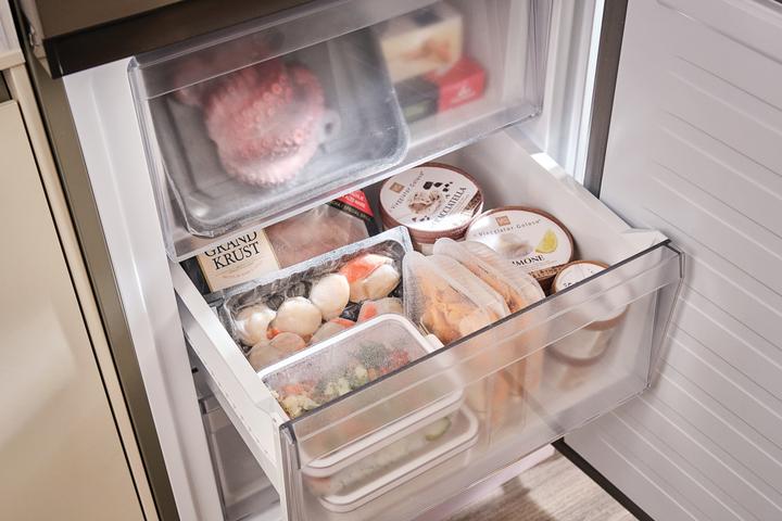 Actual product image Candy CNCQ2T618AX (355 l)