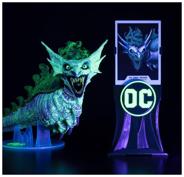 Immagine prodotto McFarlane Dark Nights: Metal DC Multiverse Action Figure The Joker Dragon Glow in the Dark Edition (Gold