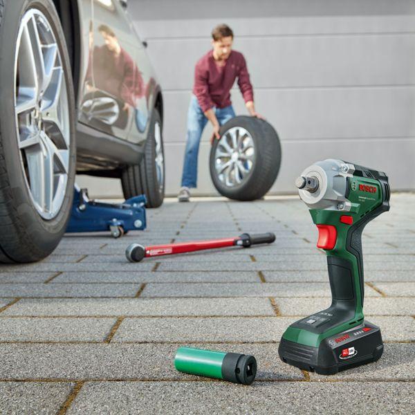 Actual product image Bosch Home & Garden UniversalImpactDrive 18V-350 (Battery operated)