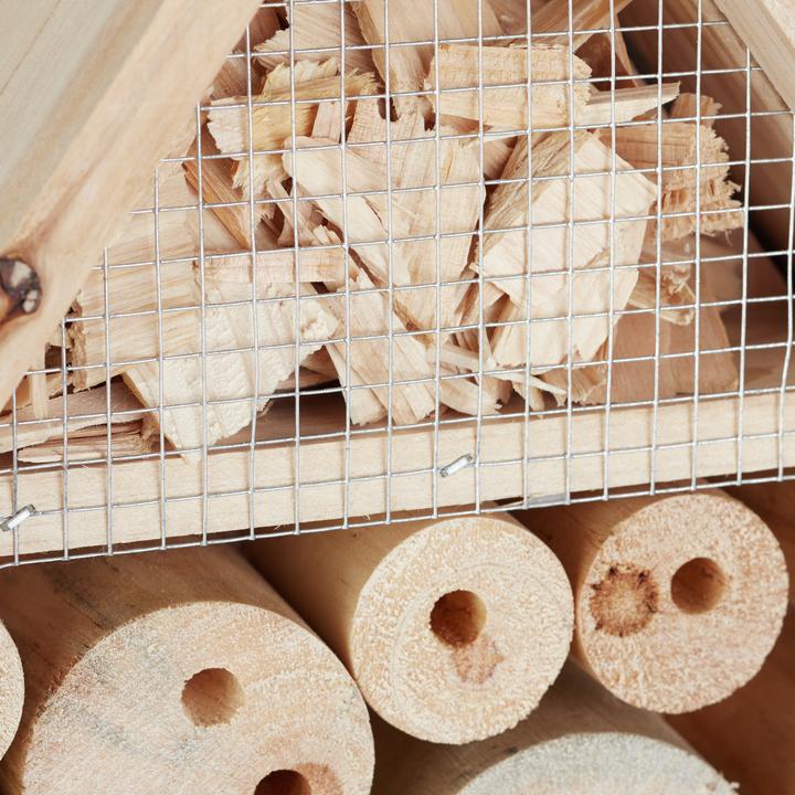 Immagine prodotto Relaxdays Casetta per insetti con piedistallo (Api, Coccinelle, Merletti)