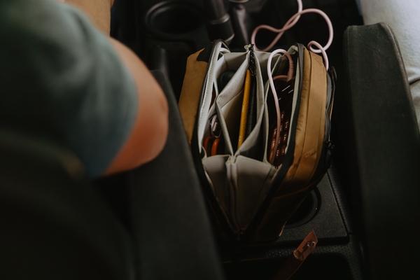 Actual product image Peak Design Tech Pouch (Camera accessory bag, 2 l)