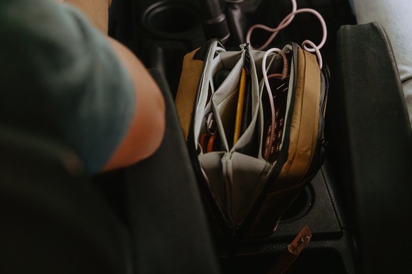 Actual product image Peak Design Tech Pouch (Camera accessory bag, 2 l)