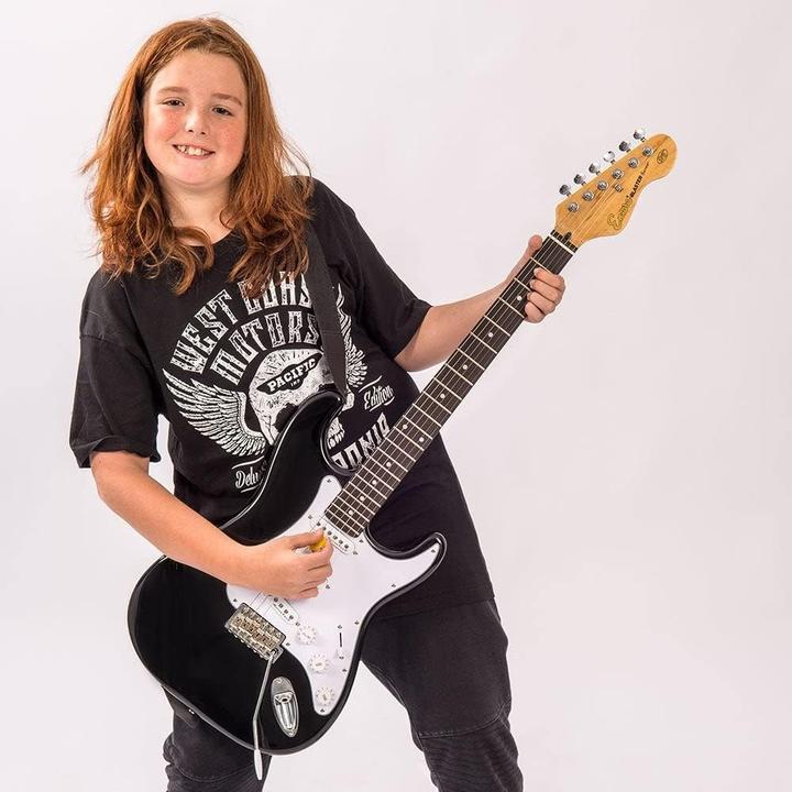 Produktbild Encore Elektrische Gitaar mit Tremolo und S-S-S Pickups, rechtshändig (E-Gitarre)