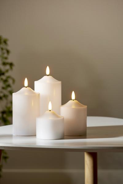 Produktbild Star Trading LED-Kerze Pillar Flamme 7.5 cm x 17 cm, Weiss (1 x)