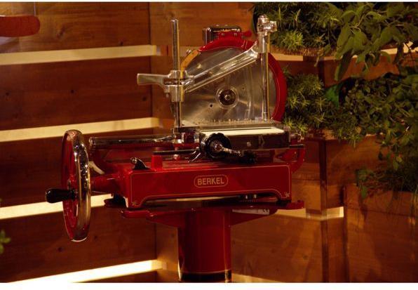 Actual product image Berkel Volano P15 red/gold slicer