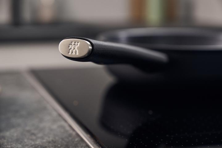 Immagine prodotto Zwilling - Madura Plus Ceramic Saute Pan - Sort - 24 cm (24 cm, Padella per friggere, Alluminio)