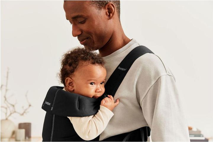 Produktbild BabyBjörn Tragesitz Mini schwarz, gewebt
