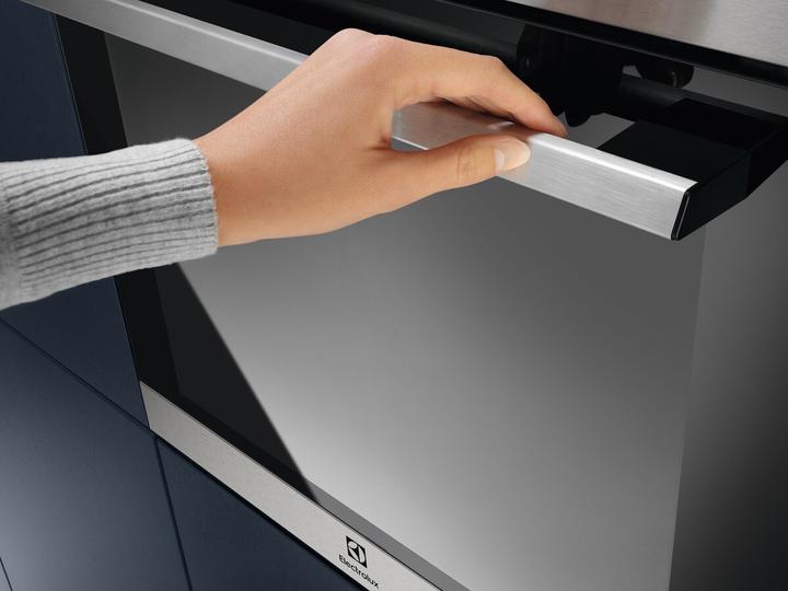 Actual product image Electrolux EOF3H40BX