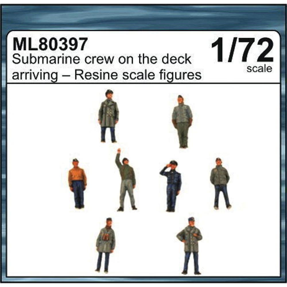 Thumbnail - CMK Submarine crew on the deck arriving