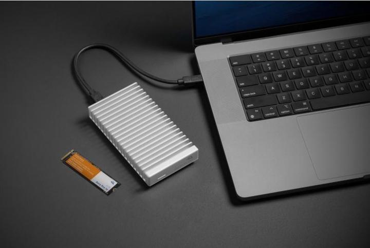 Actual product image OWC Express 1M2 80G USB4 NVMe SSD Case (M.2 2280, M.2 2242)