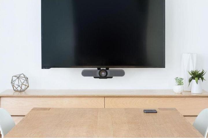 Image du produit Logitech Réunion sur les supports TV