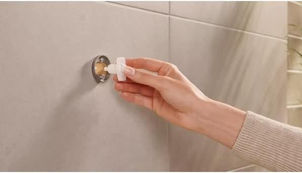 Actual product image tesa MOON WHITE brush set incl. adhesive solution without drilling
