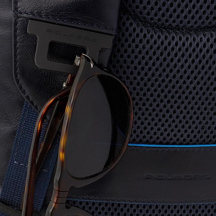 Produktbild Piquadro Blue Square - Laptoprucksack mit iPad®-Fach, RFID-Blocker (14 l)