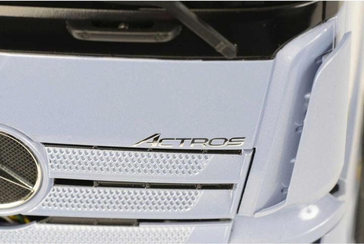 Actual product image Tamiya Mercedes B. Actros1851 GigaSpace (Kit)