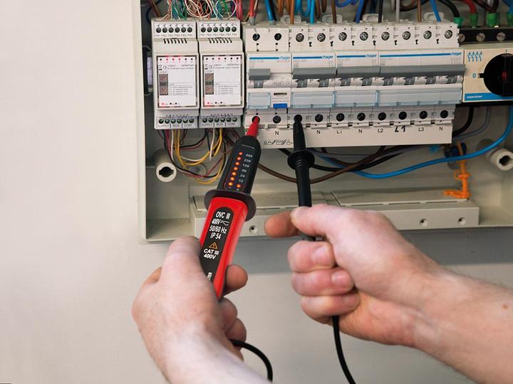 Produktbild Velleman Zweipoliger Spannungspr?fer - Kat. III - 400V - LED-Anzeige (CAT III 150V)