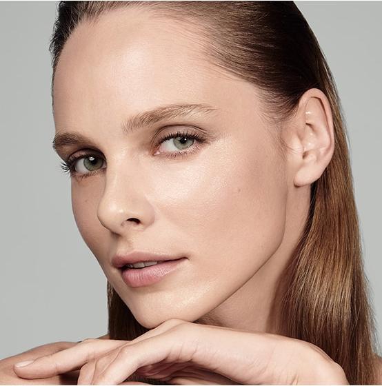Produktbild Estée Lauder Futurist Hydra Rescue (1W2 Sand)