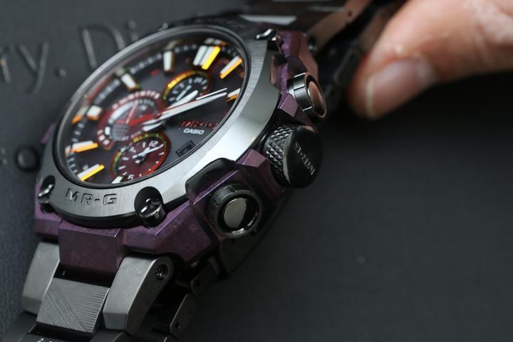 Produktbild G-Shock MRG-G2000GA- GASSAN (Chronograph, Hybrid Uhr, Analoguhr, 54.70 mm)